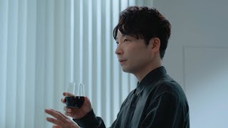 星野源、⽸コーヒーに込められた技術の深さに驚く　UCCウェブ動画「UCC COFFEE CREATION 抽出篇『UCC BLACK無糖』」