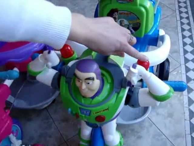 Triciclos de Disney de Princesa y Toy Story Luces, Sonidos, Capota, manija, Ruedas de goma - YouTube