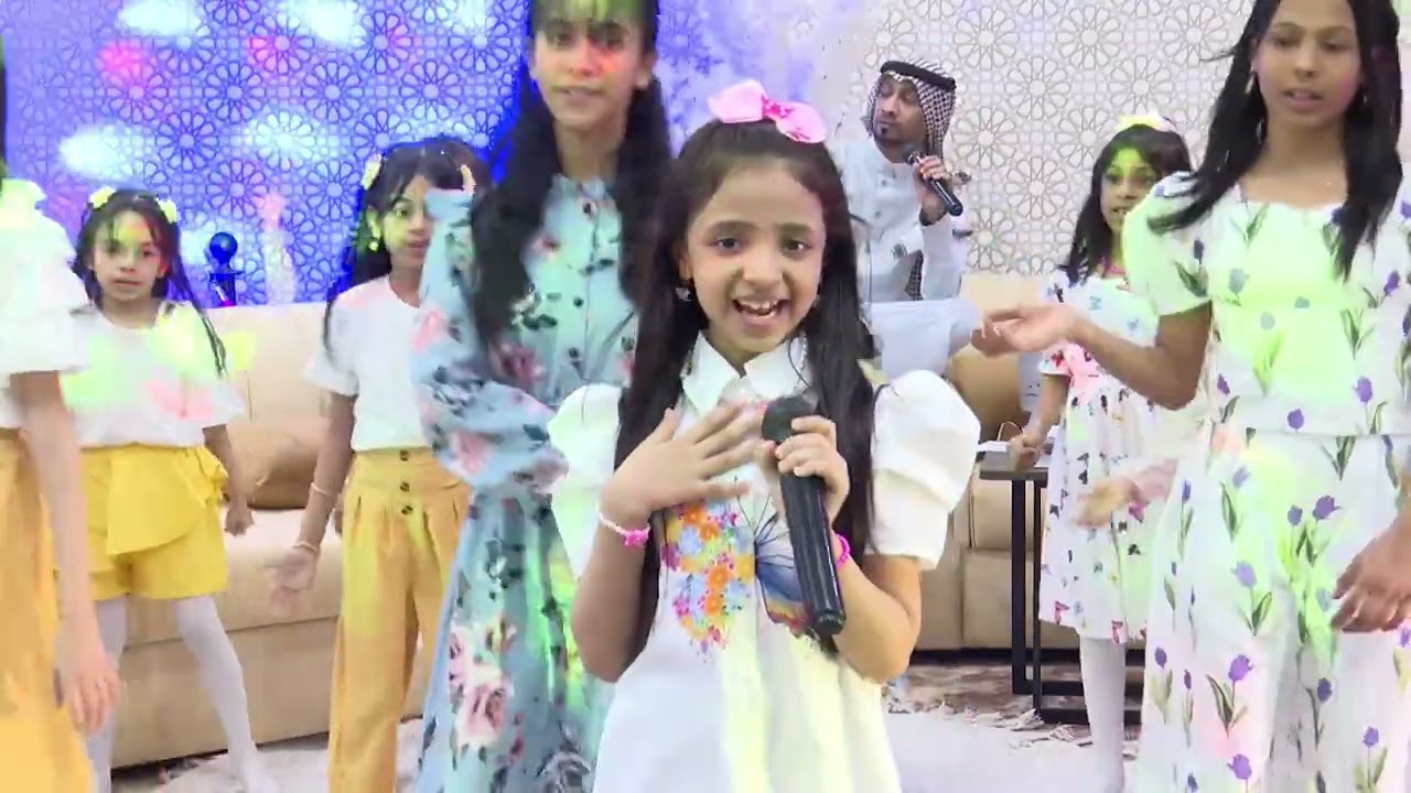 استعراض نشيد ادم و حواء الجزء الاول  في بيت الزهور