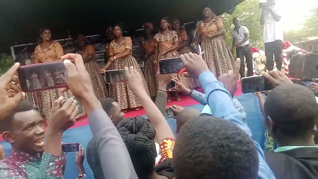 MAPIGANO KWAYA WAKIMTUKUZA MUNGU,  KONGAMANO LA HSM FPCT TAIFA TABORA