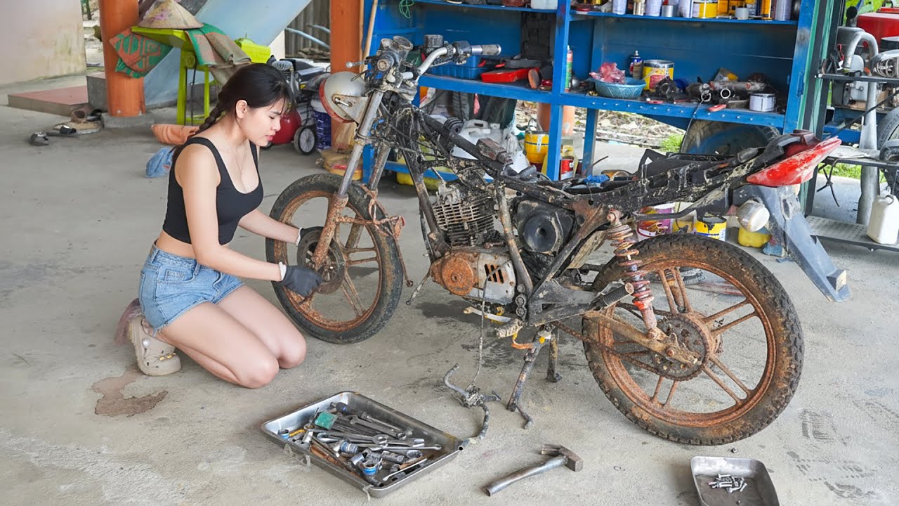 From Start to Finish Restoration Process of an old SUZUKI Motorcycle by a Genius Girl Mechanic