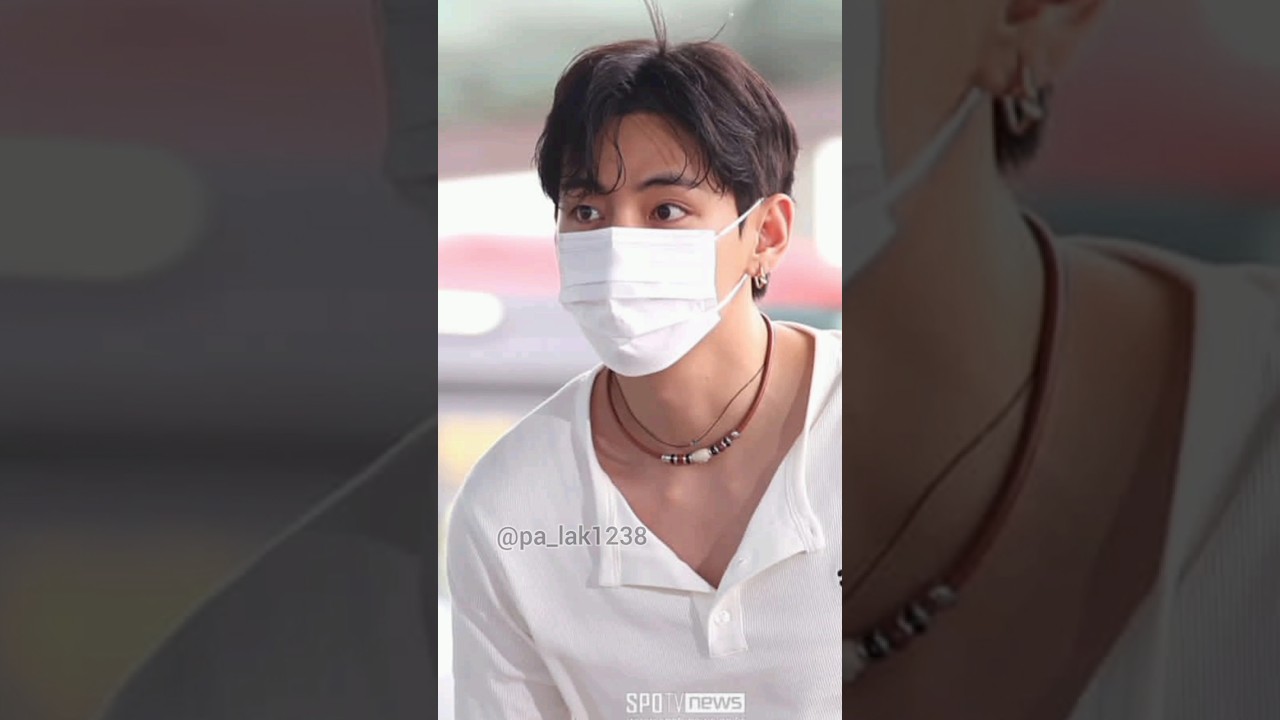 have a safe flight ✈️ taehyungaa 💜