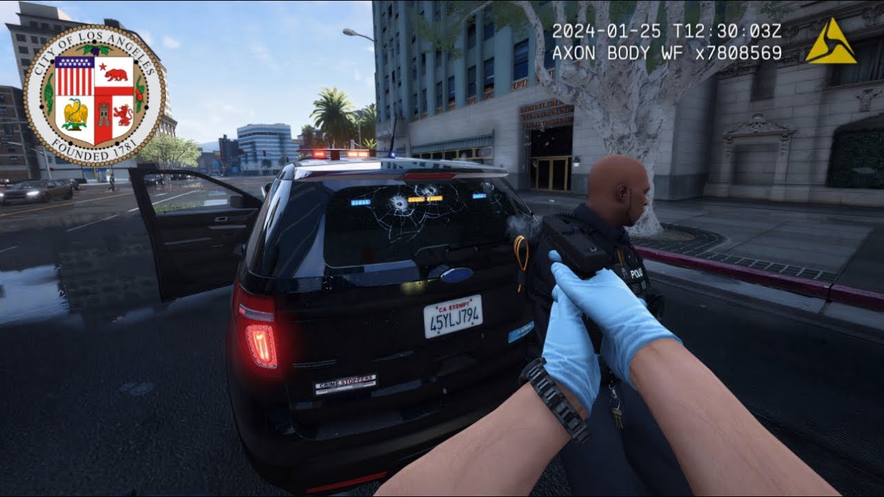 [NO COMMENTARY] 8K GTA V LSPDFR - LAPD: OFFICER SHOT, STOLEN CAR CHASE & ARMED ROBBERY!