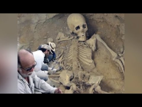 10 Largest Human Skeletons Ever Found!
