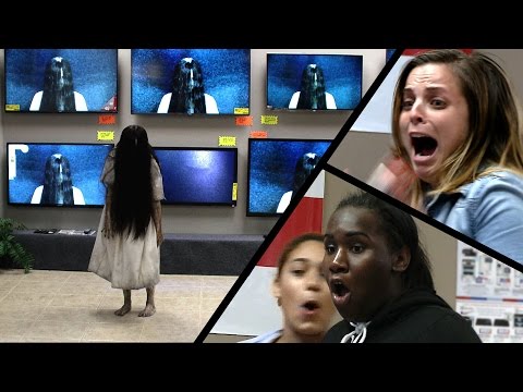 rings-(2017)---tv-store-prank