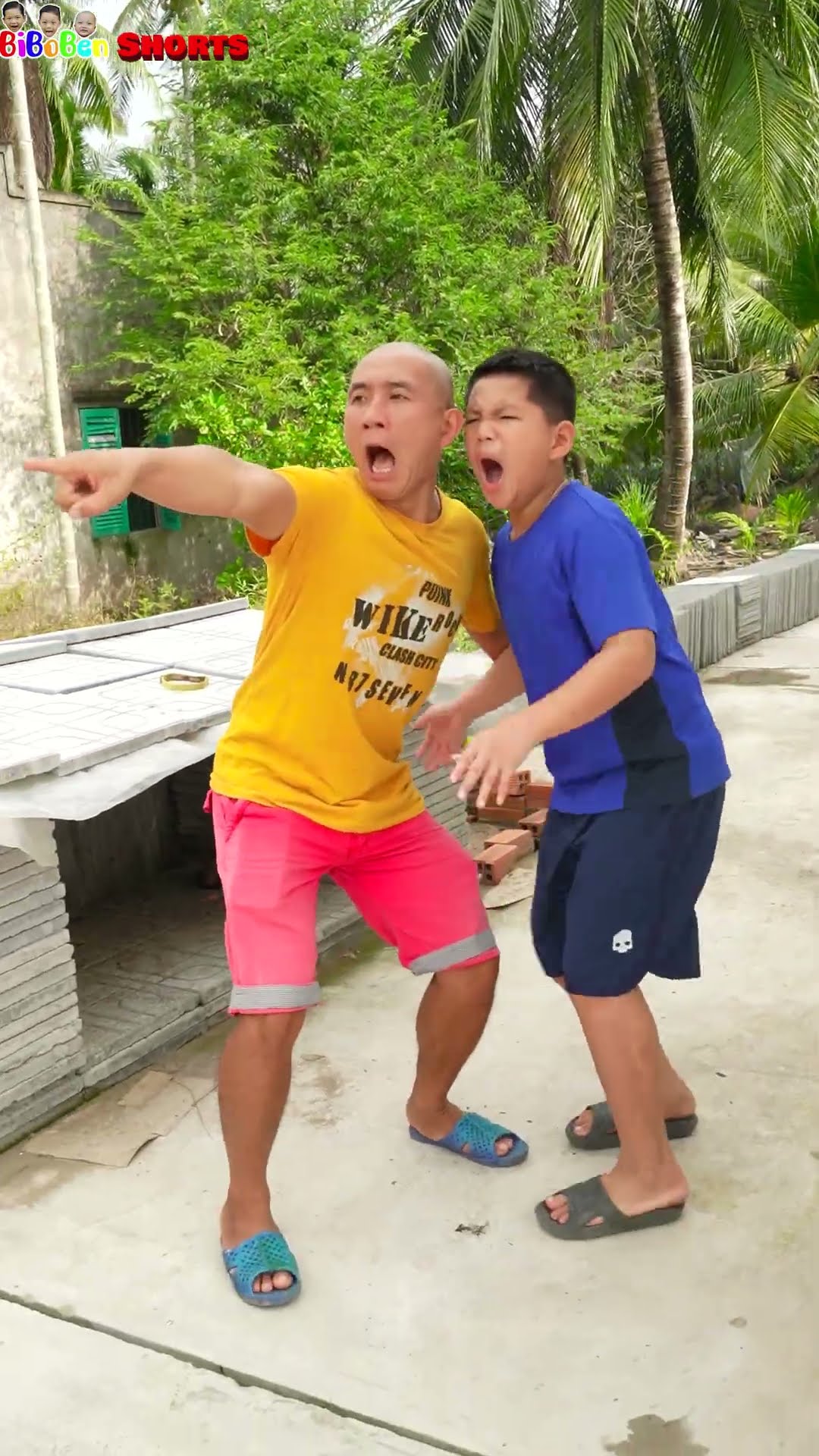 BiBoBen Shorts | OMG Giant Snake ?| Rắn khổng lồ