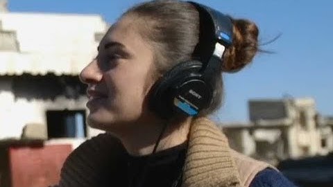 廃墟と化したシリアの街でラジオ局を立ち上げたクルド人女子大生を追ったドキュメンタリー映画『ラジオ・コバニ』予告編