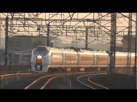 夕日に照らされながら651系スーパーひたち亀有駅通過