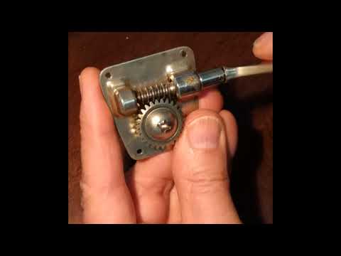 adjusting-the-lash-on-yamaha-bb-bass-tuning-machine