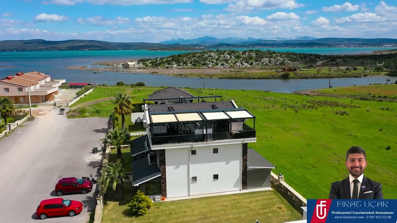 Urla Gülbahçe de Denize 100 m Mesafede Satılık Deniz Manzaralı Dubleks 2 Oda 1 Salon Daire