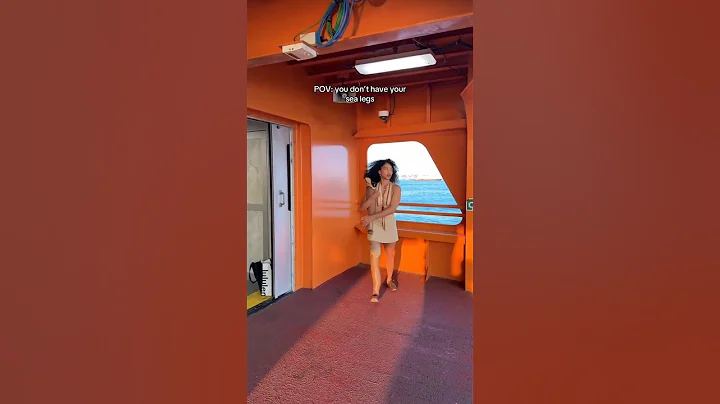 You Won’t Believe She’s an Amputee | Stunning Woman Walking Confidently With Prosthetic Leg