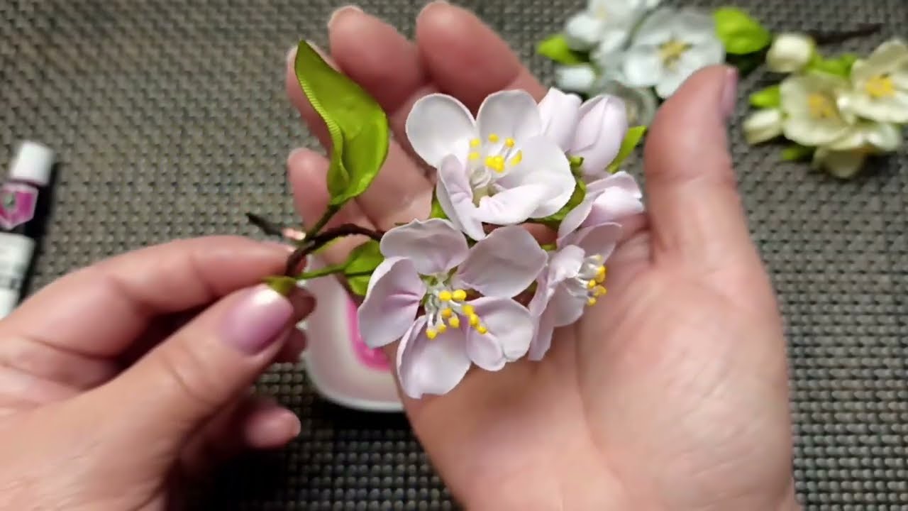 Ribbon's Apple tree twig/DIY/Manzana ramita de cintas/Веточка яблони из лент. Цветок Без проволоки