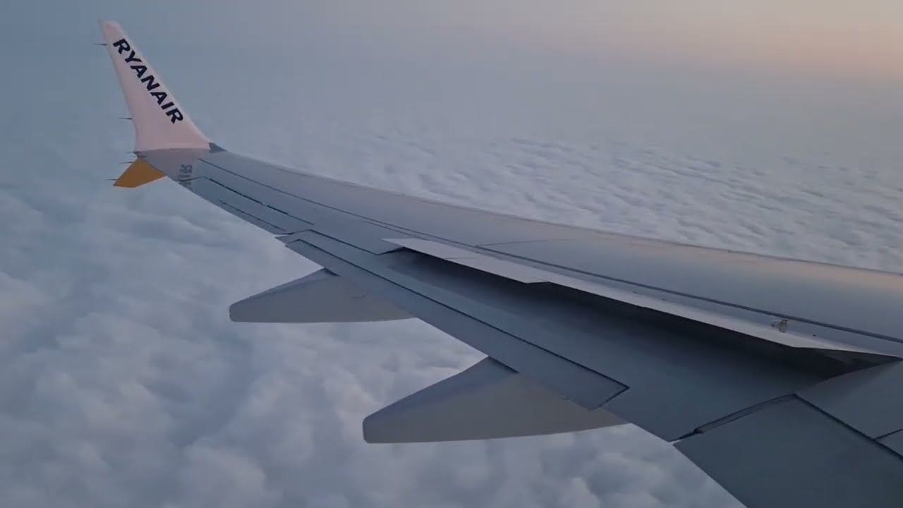 Landing Brussels Zaventem Ryanair B737 MAX 8-200