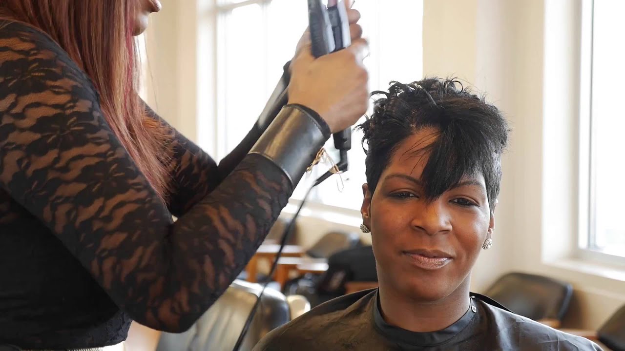 HOW TO CURL SHORT HAIR USING 1 FLATIRON (by Angel Robinson ...