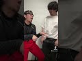 双子なのに腰ヒットの質が違いすぎるw#腰ヒット #twins #ぶりっこおじさん #tiktok #shorts