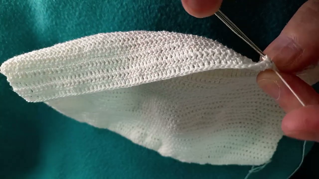 My first crochet pouch is almost finished! 