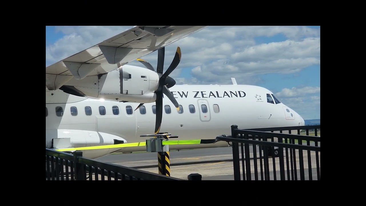 tauranga airport plane spotting landings and takeoffs q300 atr72 air new zealand