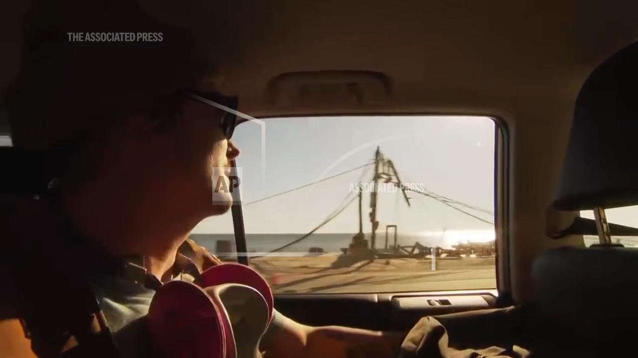 "Heat Hawks" assist firefighters and residents in California's Topanga Canyon