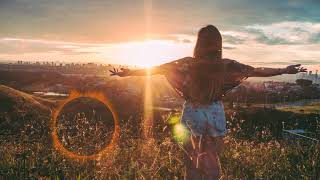 Download Lagu Tyzo Bloom - Sucker (feat. GIGI) MP3