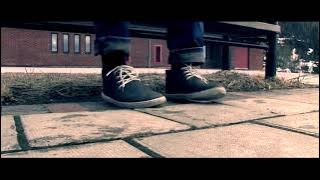 Download lagu Move your feet - Junior senior (musicvideo)