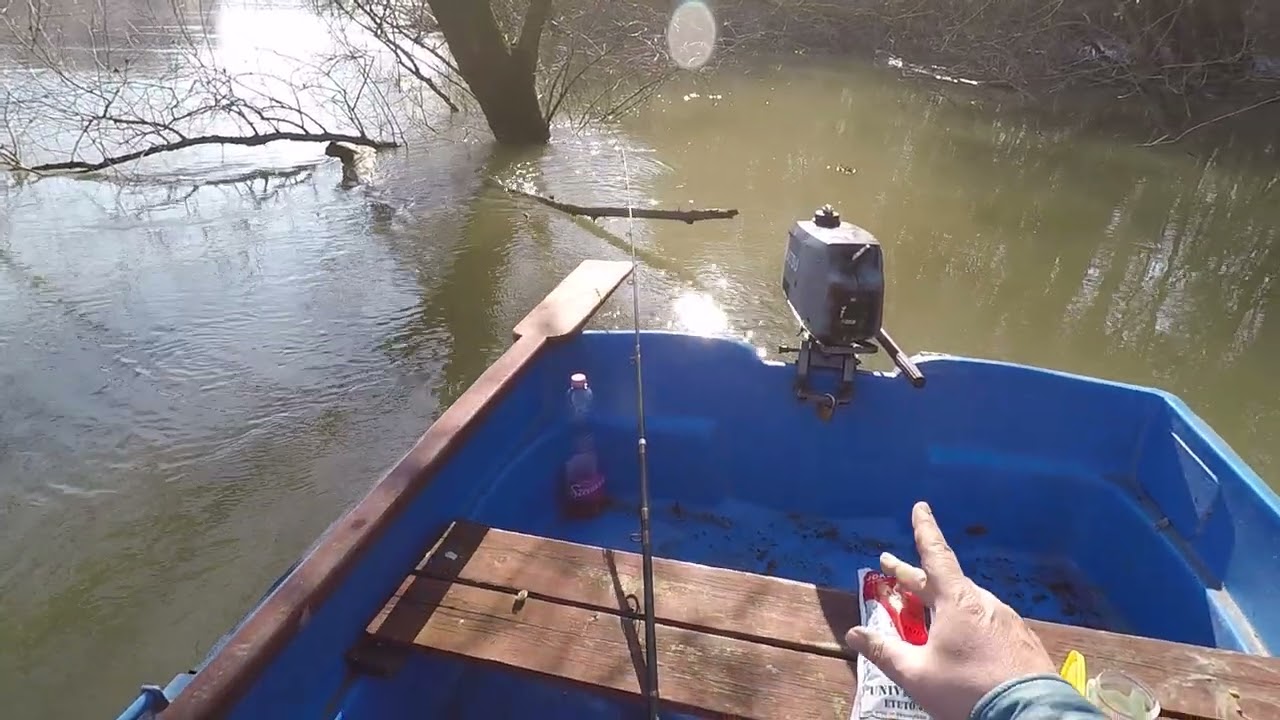 VESZÉLYES TISZAI ÚSZÓS HARCSA HORGÁSZAT,  ÉS PONTY HORGÁSZAT A KÁVÉBAN....(teljes film)