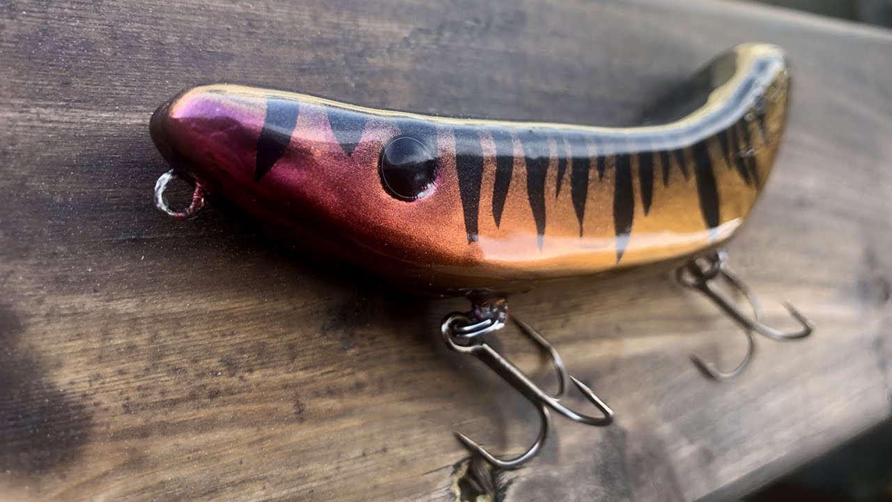 Building & Painting a Vintage Crankbait (Fishing Lure) - Mann's Tailchaser  