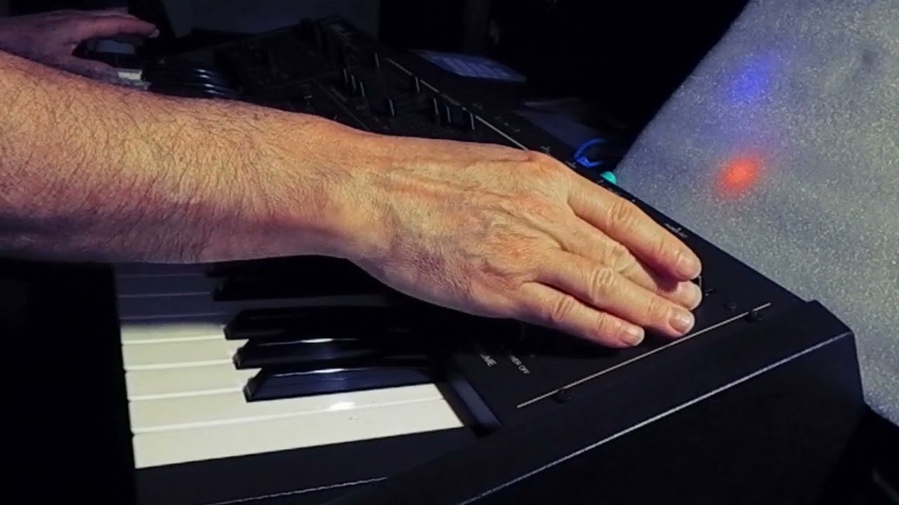 Korg Delta DL-50 - YouTube