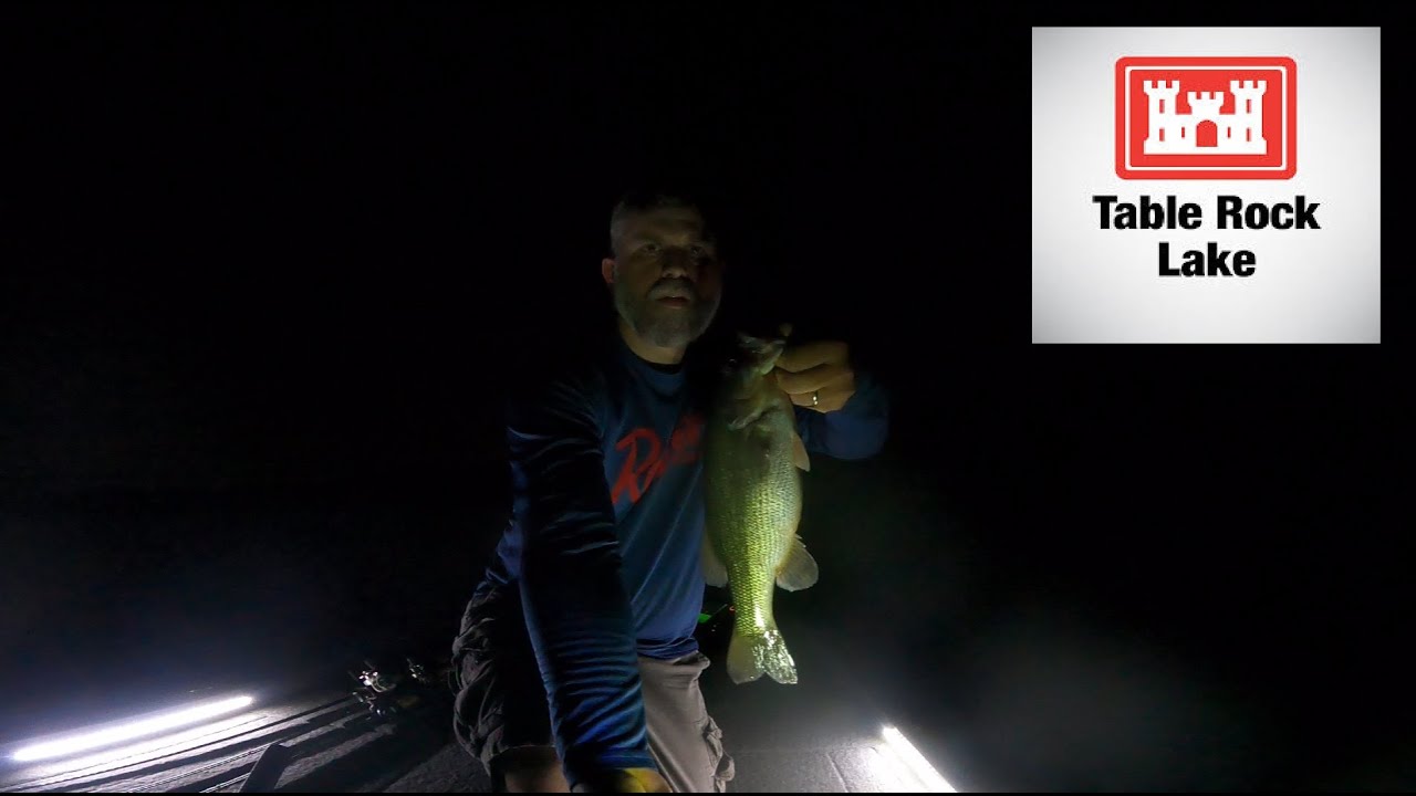 NIGHT TIME BASS FISHING on Table Rock Lake (experiment)