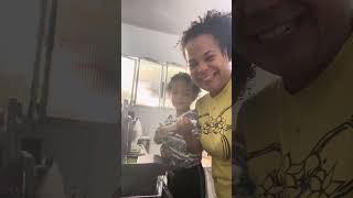 Testando o utensílio de picar legumes com o meu filho! 🥰