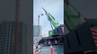 #funny video#dekho na mobile crane#kis tarah heavy lifting #kar rahi hai #funny comment #funny reel