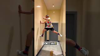 Arrampicata su muro di parkour