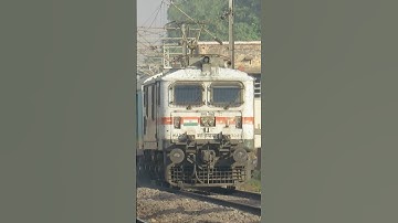 Fastest Humsafar Express #train #indianrailways #viral