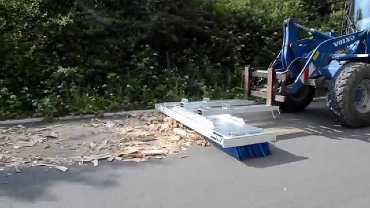 KehrMuli - Kehrbesen für Stapler, Traktoren und Radlader ...