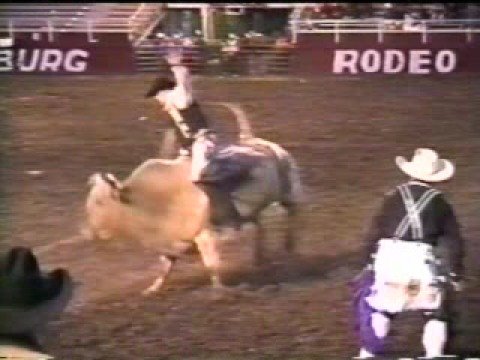 Cwu Rodeo CWU Rodeo 2 : Bull Riding - YouTube