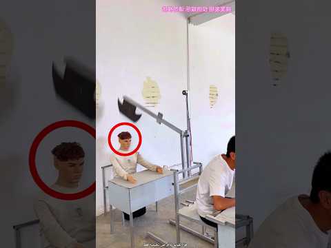 صنع أكبر آلة حادة للإنتقام من زملاءه