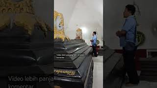 Download Lagu Besarnya Makam KT Poesponegoro keturunan Brawijaya Majapahit, Bupati pertama Gresik. AL Fatihah MP3