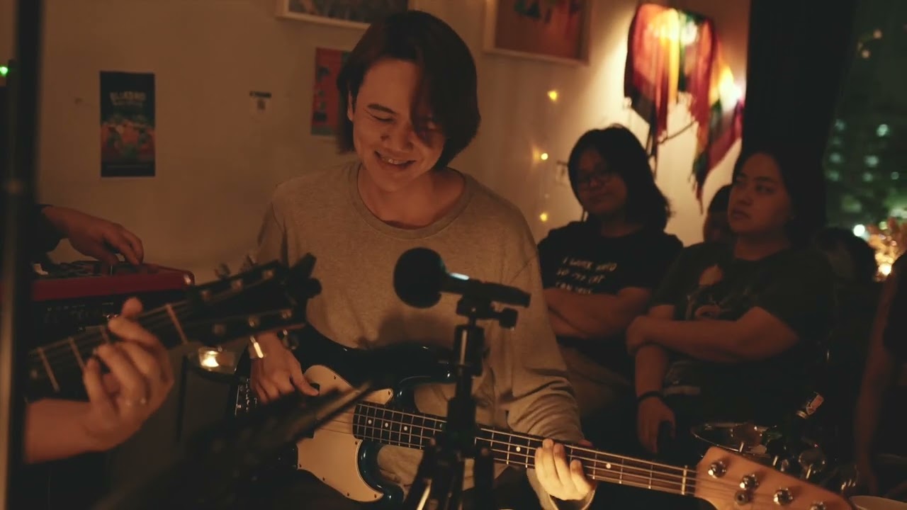 ทำมั้ย ไชญโญ : 8 ไม้เท้า Live at Bluebird