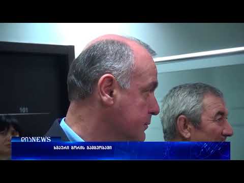 გამგებელ ონიაშვილს მისი საქმიანობით უკმაყოფილო ხალხი უტევს 10.10.2017