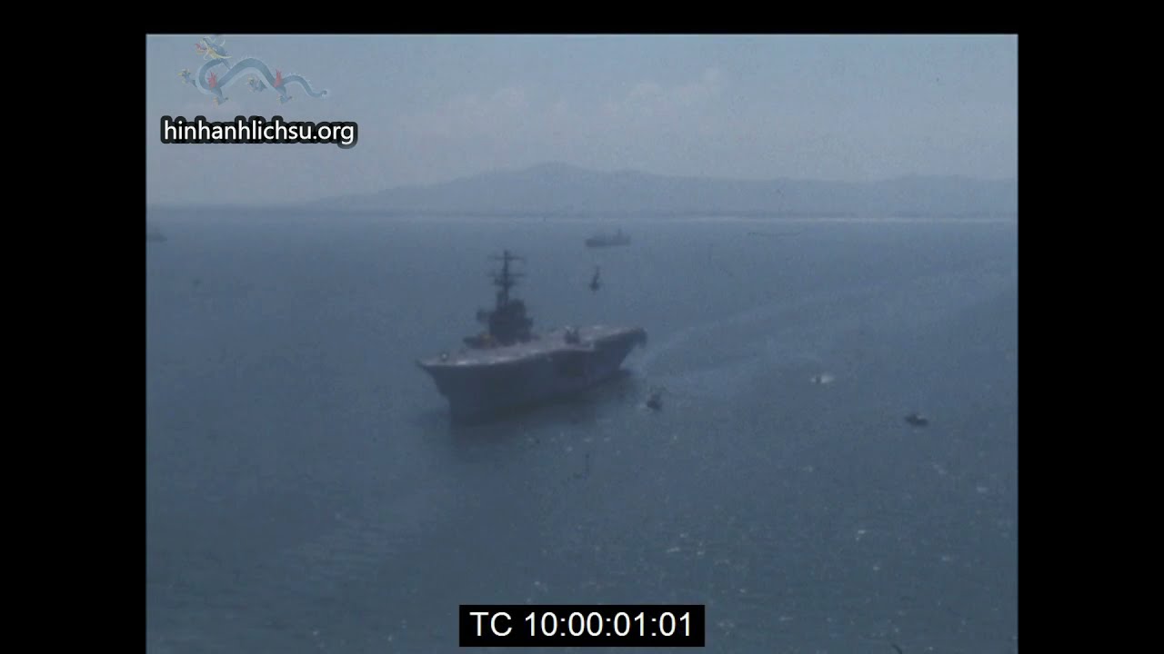 Thủ tướng Trần Thiện Khiêm thăm tàu USS Okinawa năm 1970