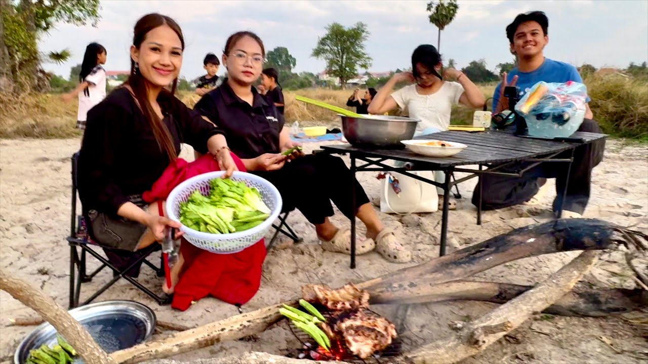 Great Food Picnic At Paddy Field Near My House With Funny Meal