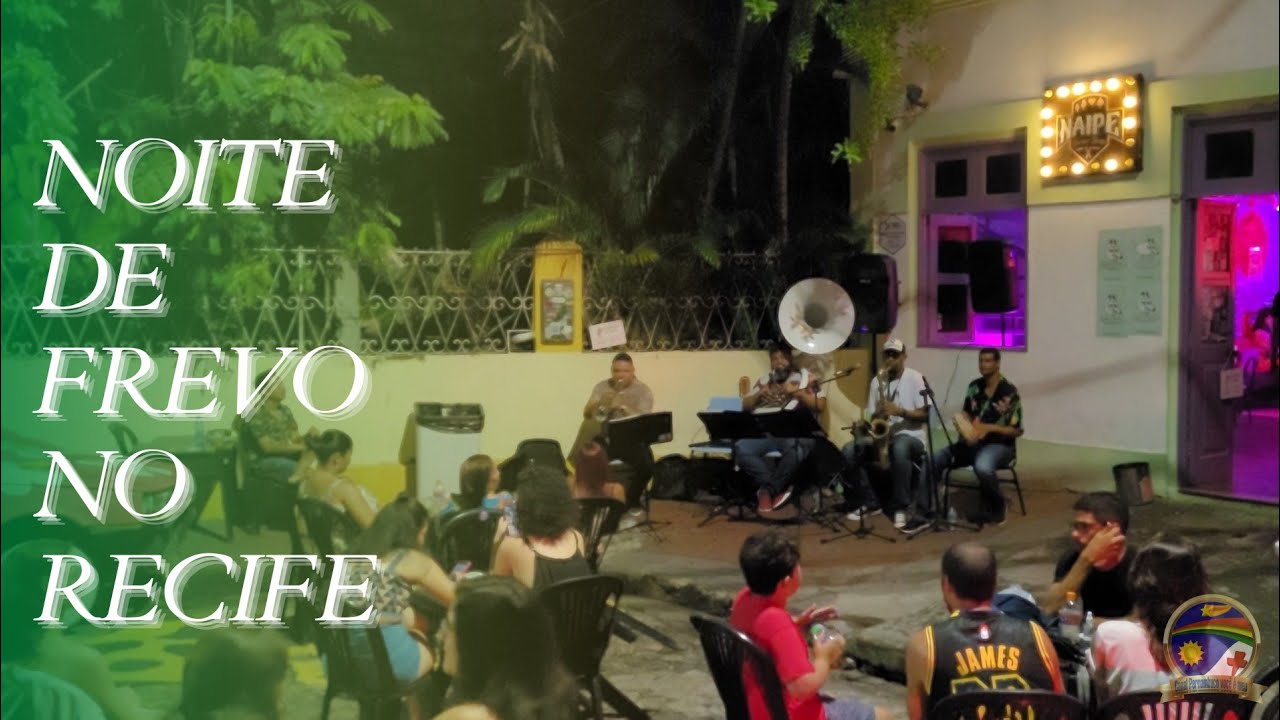 Domingo de muito frevo no Recife com a orquestra de bolso.