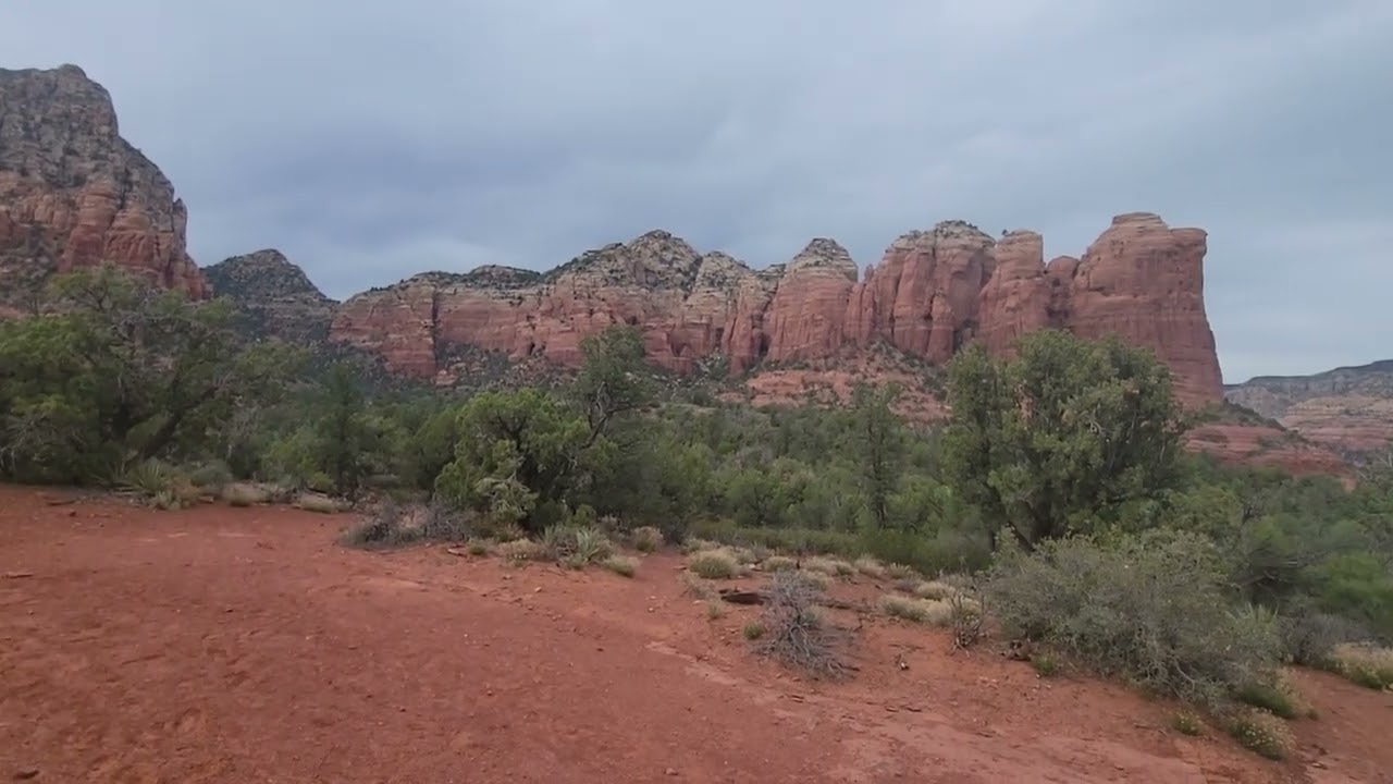 Scene from Sugarloaf Trail Loop in Sedona, AZ in April 2025