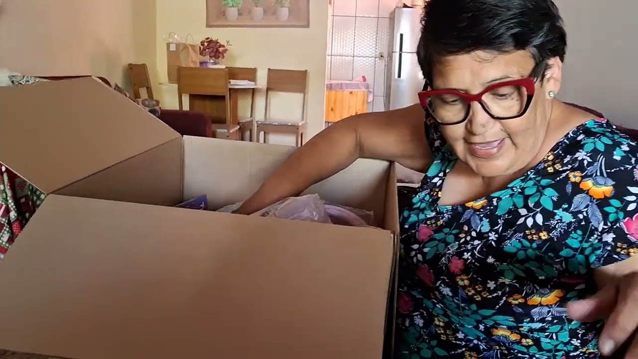 Abrindo minhas caixas da tupperware 