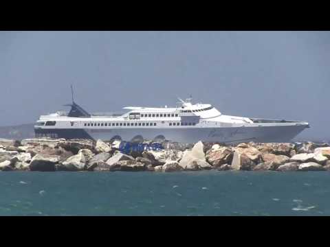 Το Paros Jet δαμάζει τα κύματα στη Νάξο
