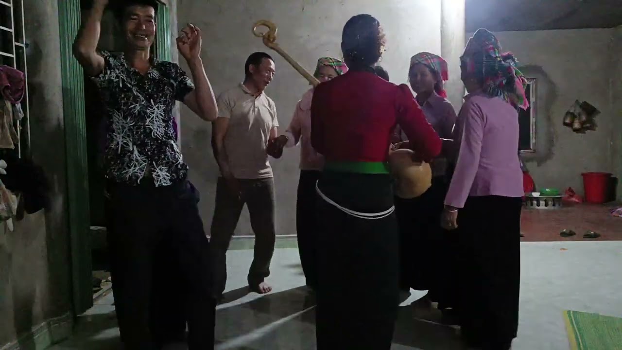Vui quá các bạn ơi ai mạnh khoẻ nhé năm mới chàn đày hạnh phúc nhé các bạn