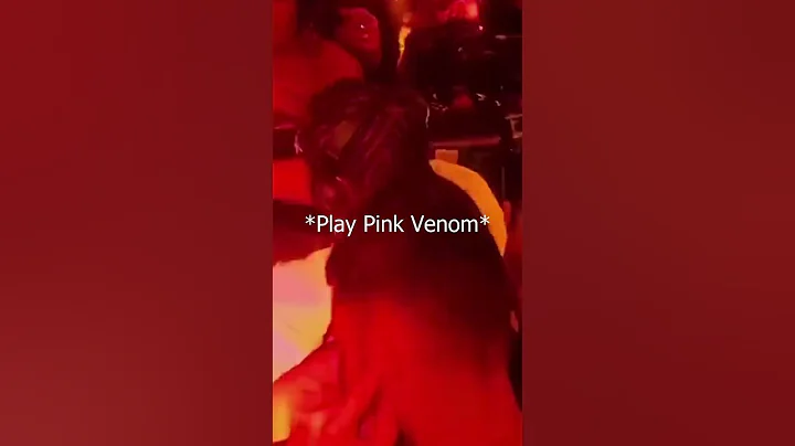 Jennie asking the DJ to play #PinkVenom 😭 - 天天要闻