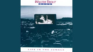 Miniatura de vídeo de "Walter Trout - Life in the Jungle"