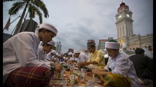 Iftar@KL mass breaking of fast at Dataran Merdeka
