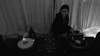 Escuchas de Archivo / 001 — SheSoundVisual