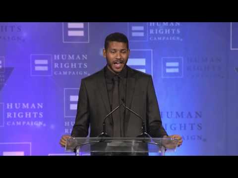 Jeffrey Bowyer Chapman at the 2015 HRC Seattle Gala - YouTube